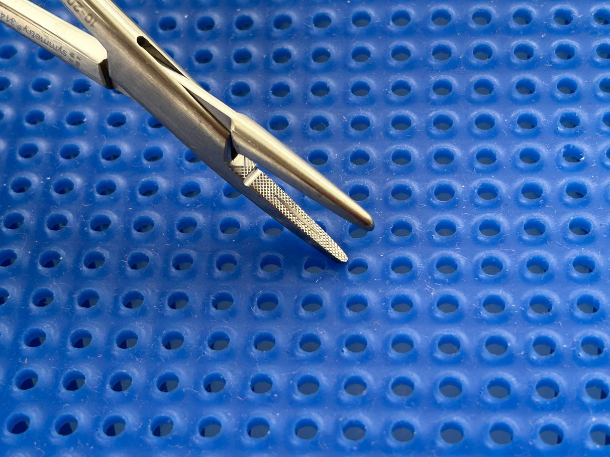 Symmetry Surgical 10-2018 Needle Holder; Crile-Wood; 7 in *