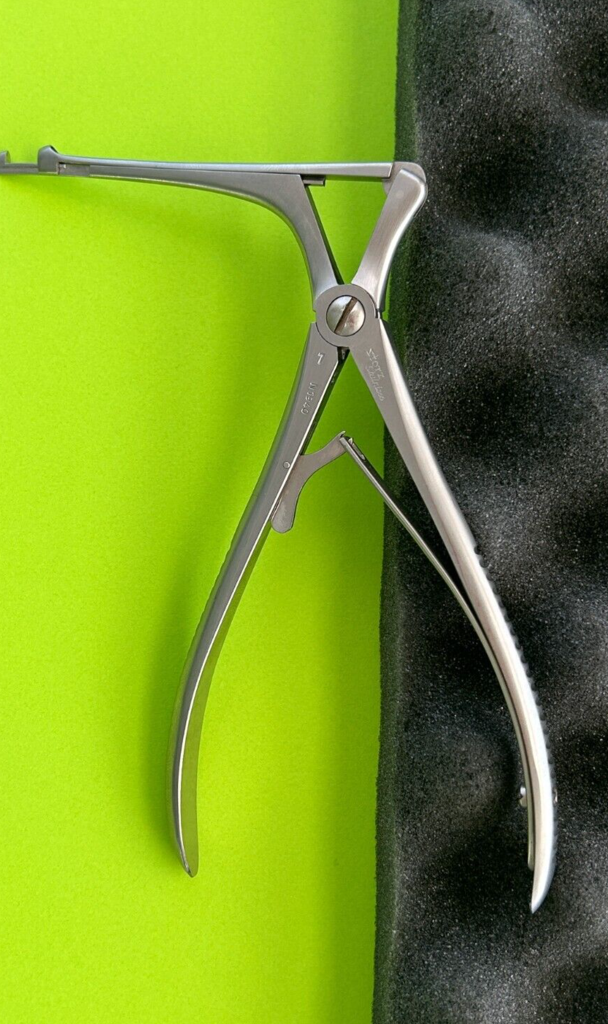 Karl Storz Surgical 6" Citelli Rongeur, 2mm x 6mm Serrated Bite