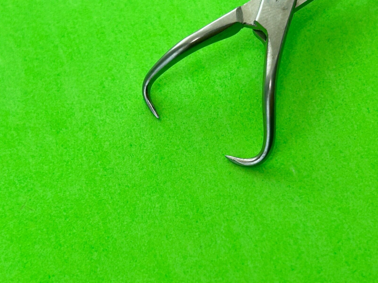 Aesculap Surgical 3-1/2" Towel Clamp Backhaus, Curved