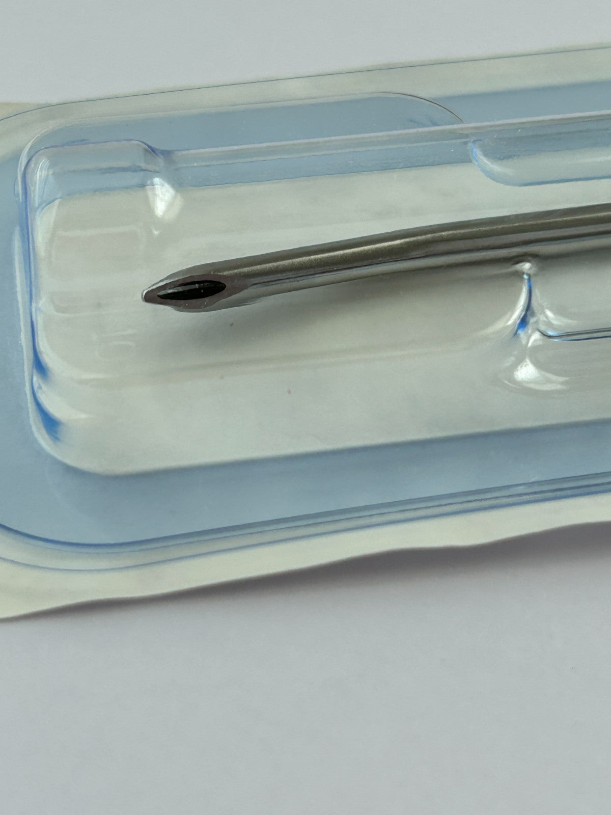 Arthrex AR-8400CTD Torpedo Curved Blade,4.0 mm x 13 cm IN DATE (5 Shaver Blades)