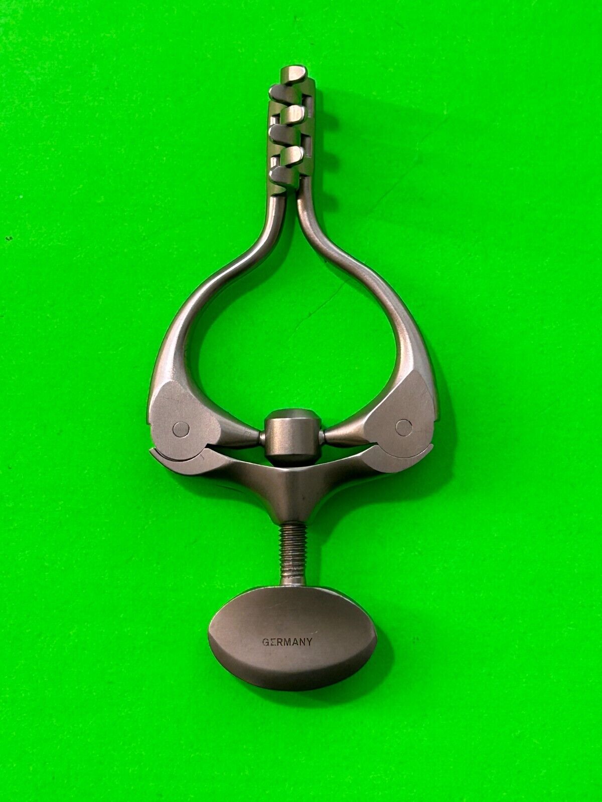Aesculap Surgical 3x3 Teeth Jansen Retractor