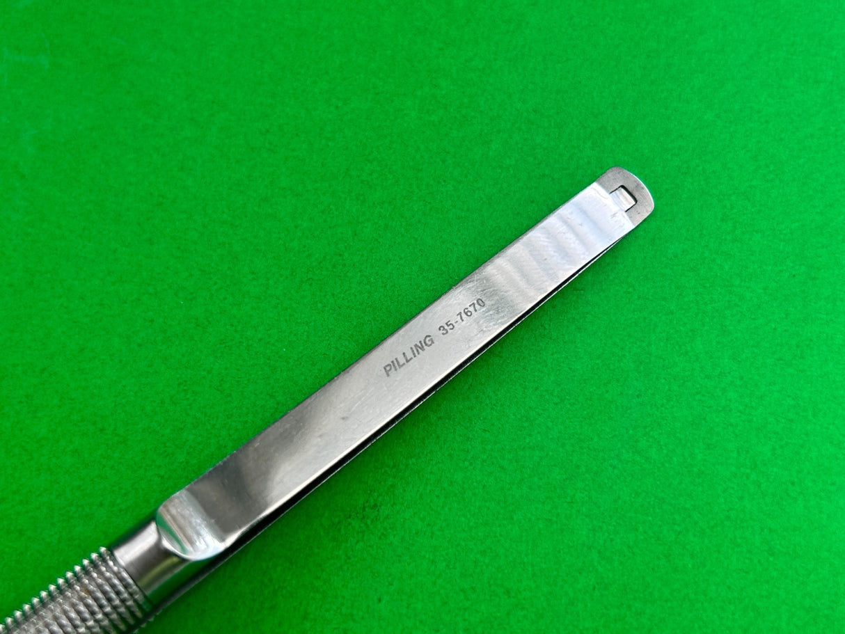 Pilling 35-7670 Micro Vascular Round Handle Needle Holder