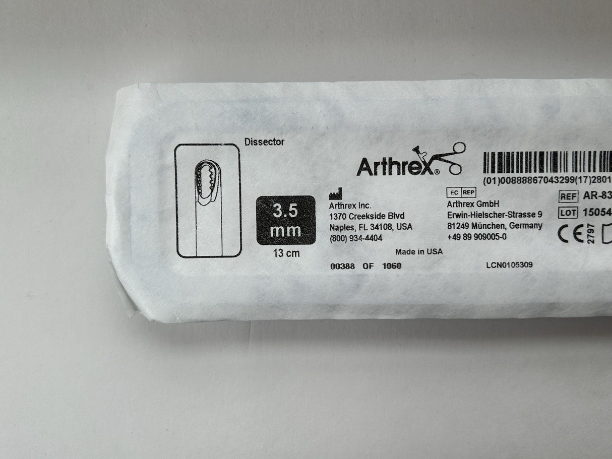 Arthrex Shaver Blades Dissector, 3.5 mm x 13 cm IN DATE