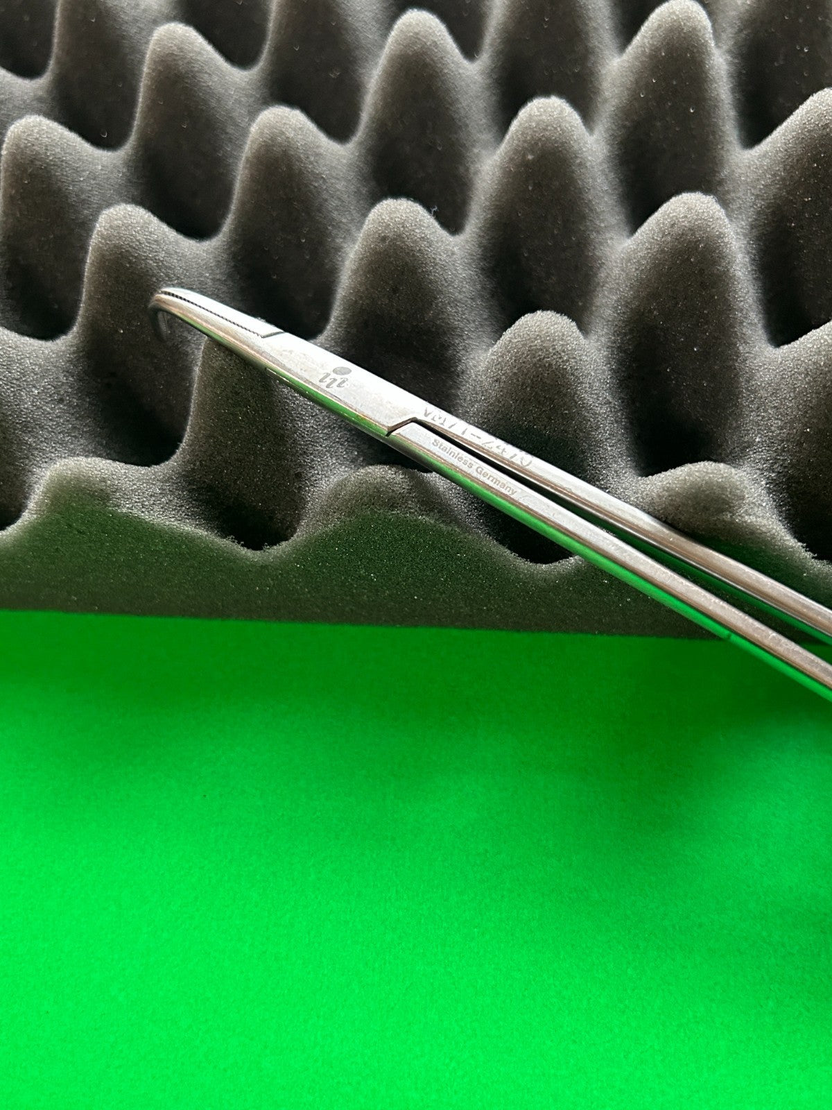 V.Mueller VM71-2470 Meeker Artery Forceps 10-3/4in