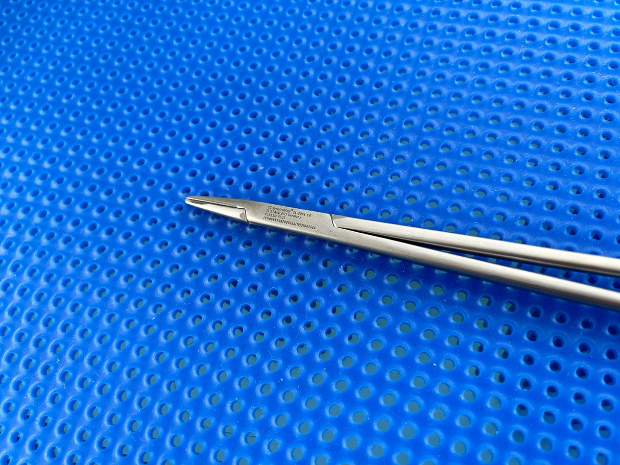 Symmetry Surgical 36-2004 Classic Plus Needle Holder; Crile-Wood; 10 1/4 in, TC