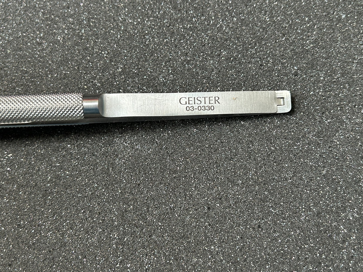 GEISTER 03-0330 Micro Streamline Needle Holder, w/Lock, Diamond Dust