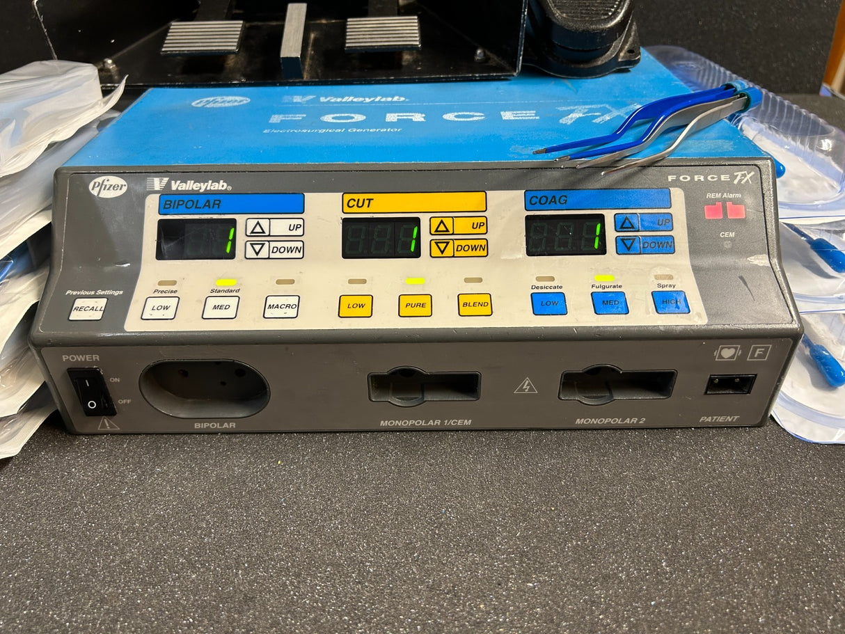 Medtronic/Covidien Valleylab Force FX ESU w/ Footswitches and FREE Extras TESTED