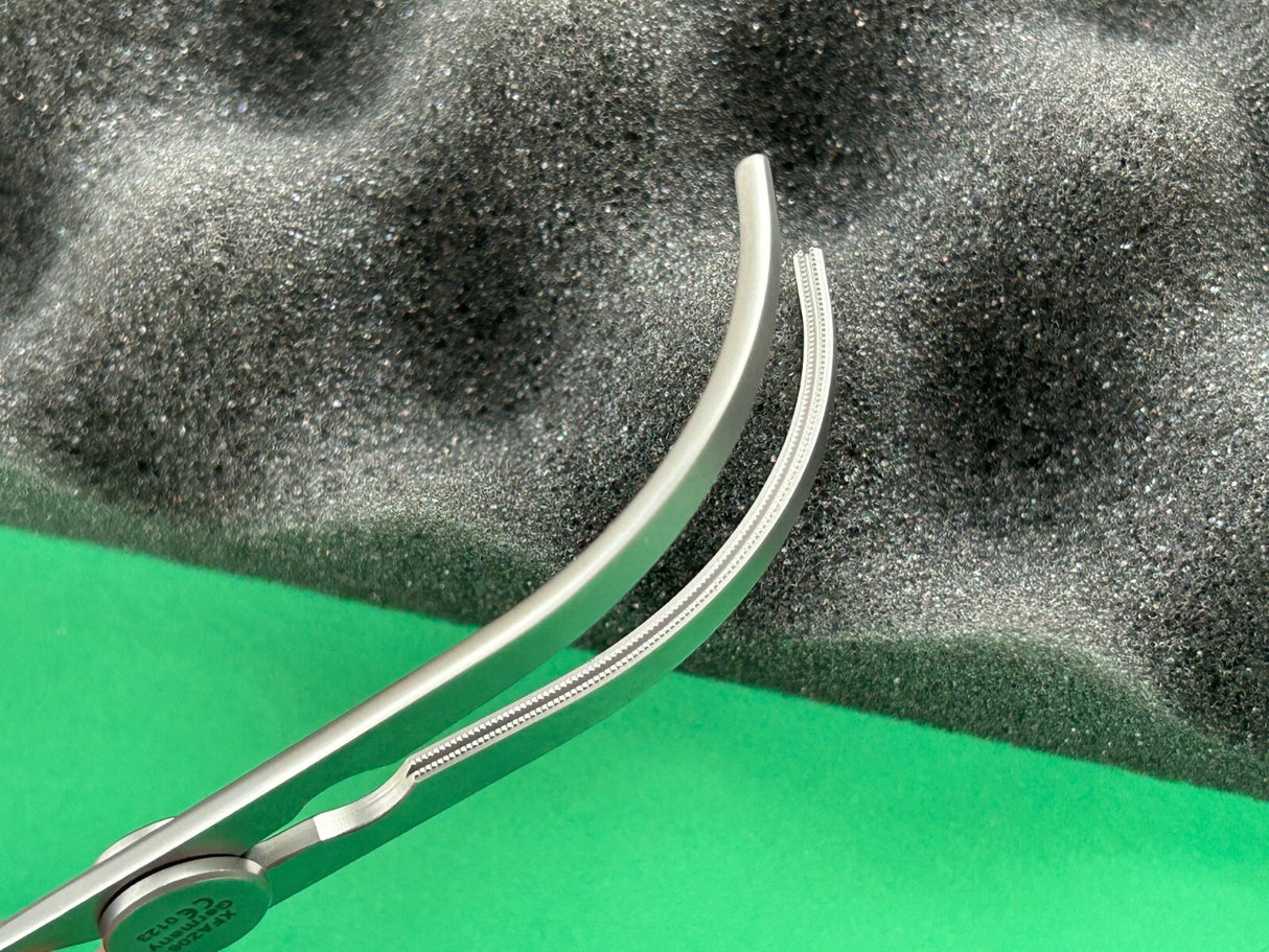 V.Mueller Surgical 4-1/2" Curved Bulldog Glover Clamp DeBakey Jaw