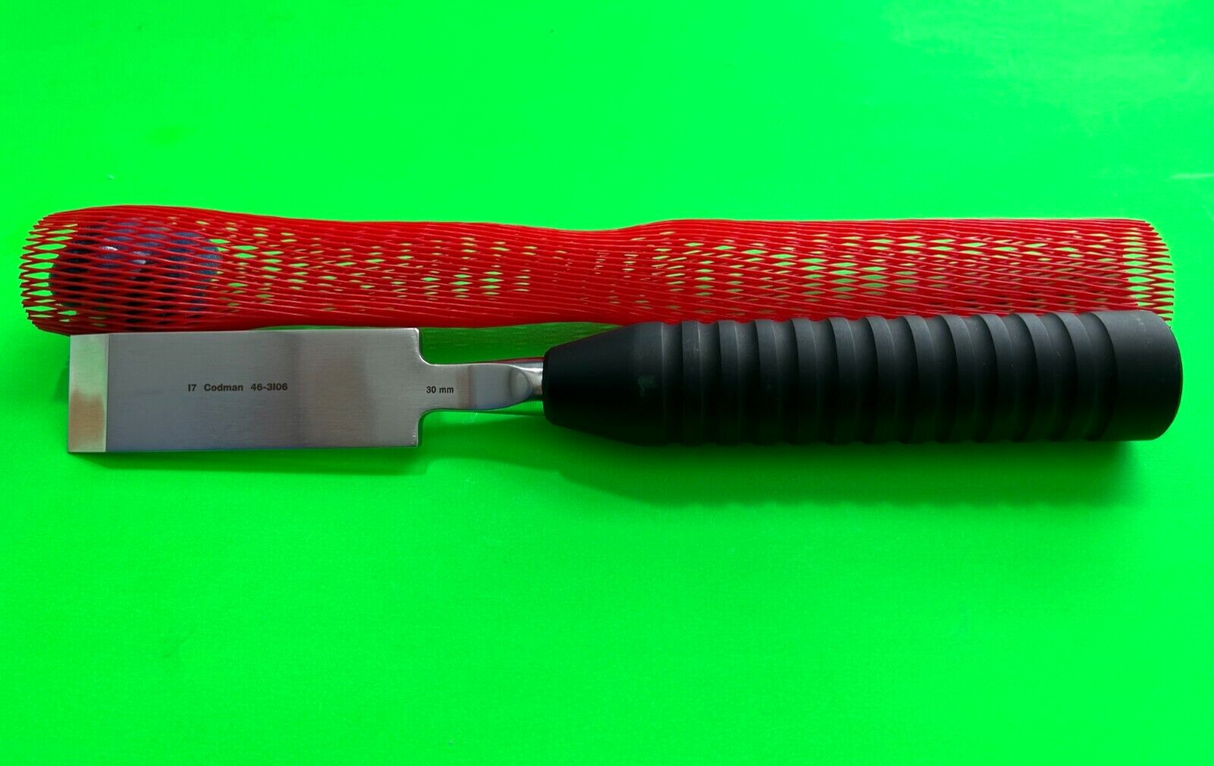 Codman Surgical 46-3106 Magnum Chisel Straight 30mm Tip **Excellent**