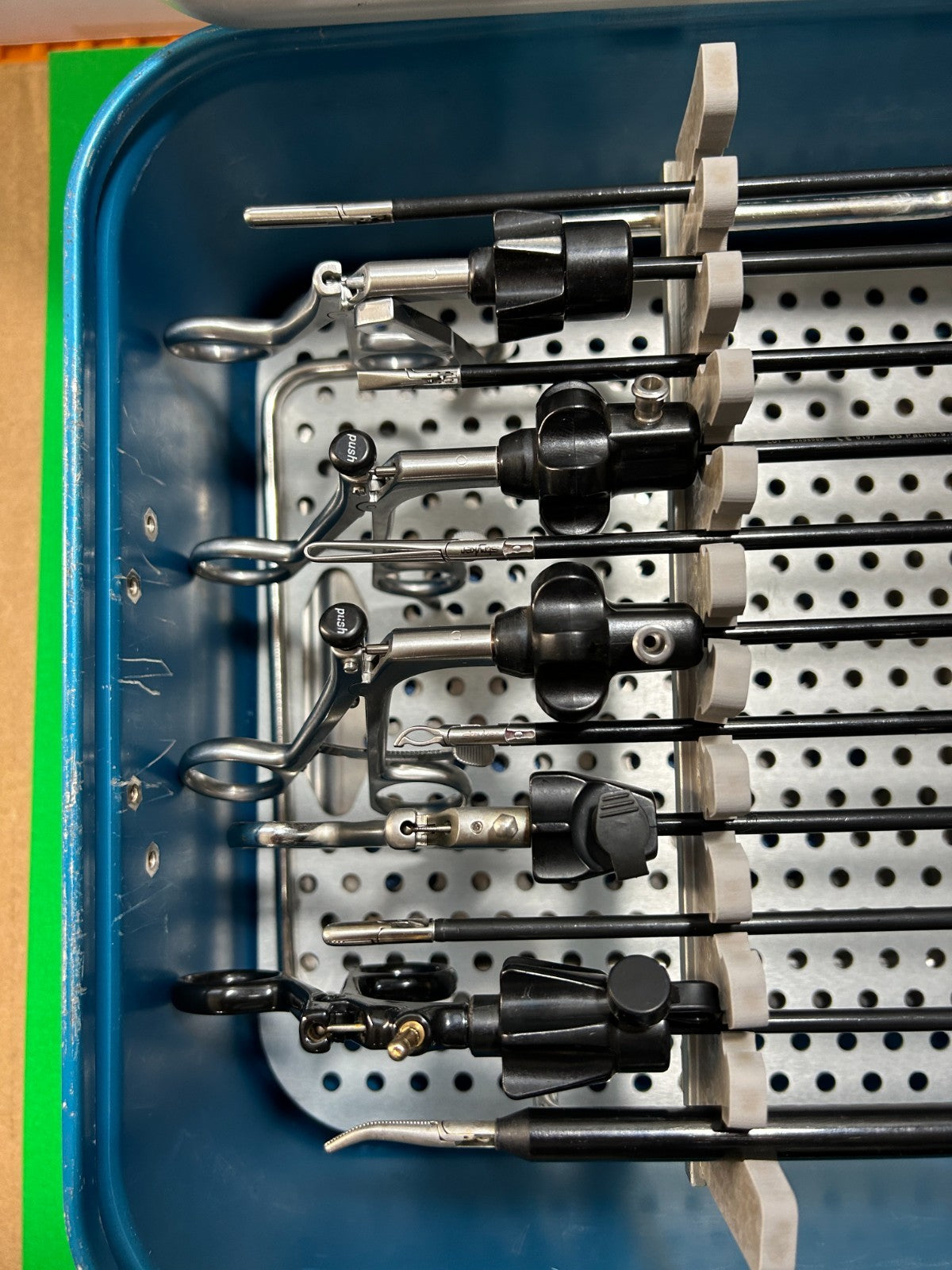 Stryker, V.Mueller, Jarit Laparoscopic 5x33cm Monopolar 13 Instrument Set W Tray
