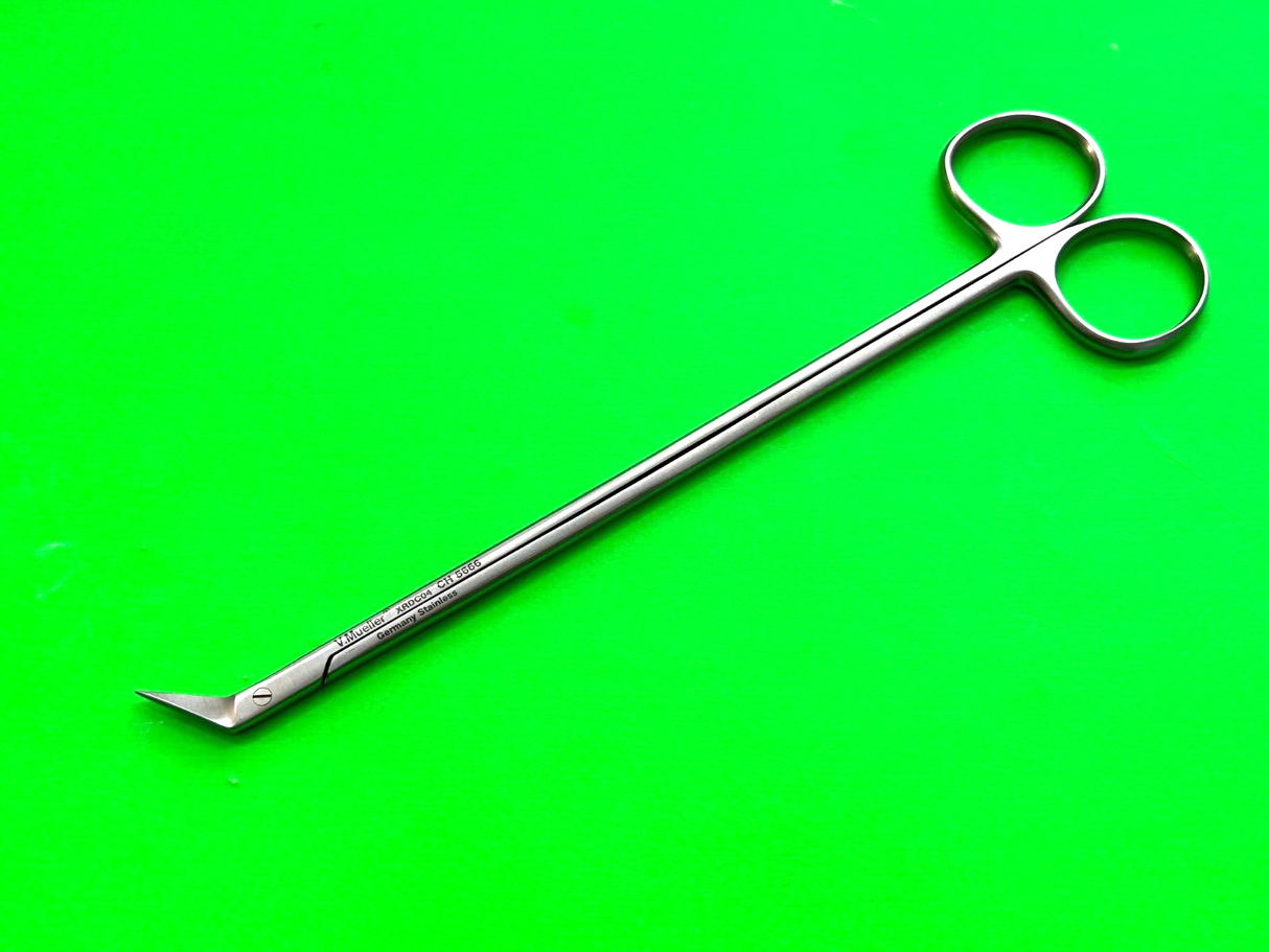 V.Mueller Surgical CH-5666 Potts-Smith Scissors, 25° Angle 18 cm