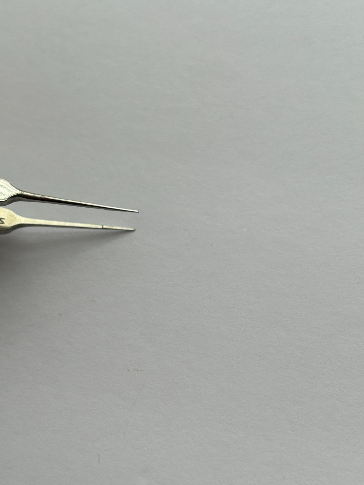 Karl Storz E1796 Castroviejo Suturing Forceps, 0.12mm