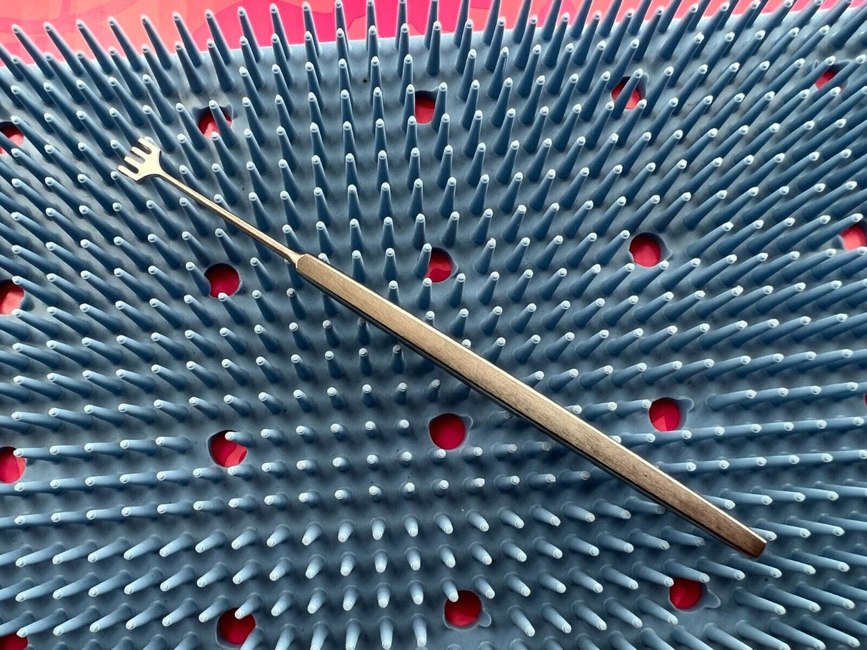 Aesculap Rollet Hook Retr, Sharp, 5 1/4", Tip Size: 2.5mm x 7.0mm OA337R