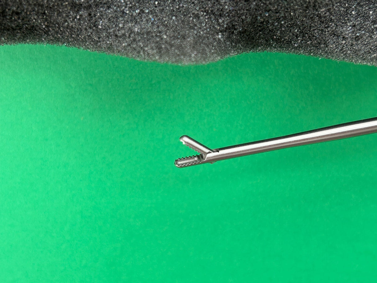 Stryker Surgical Conquest Arthroscopy Grasping Forceps, 2.7mm Straight