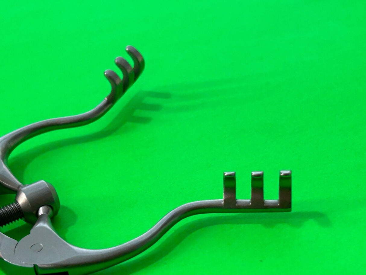 Aesculap Surgical 3x3 Teeth Jansen Retractor