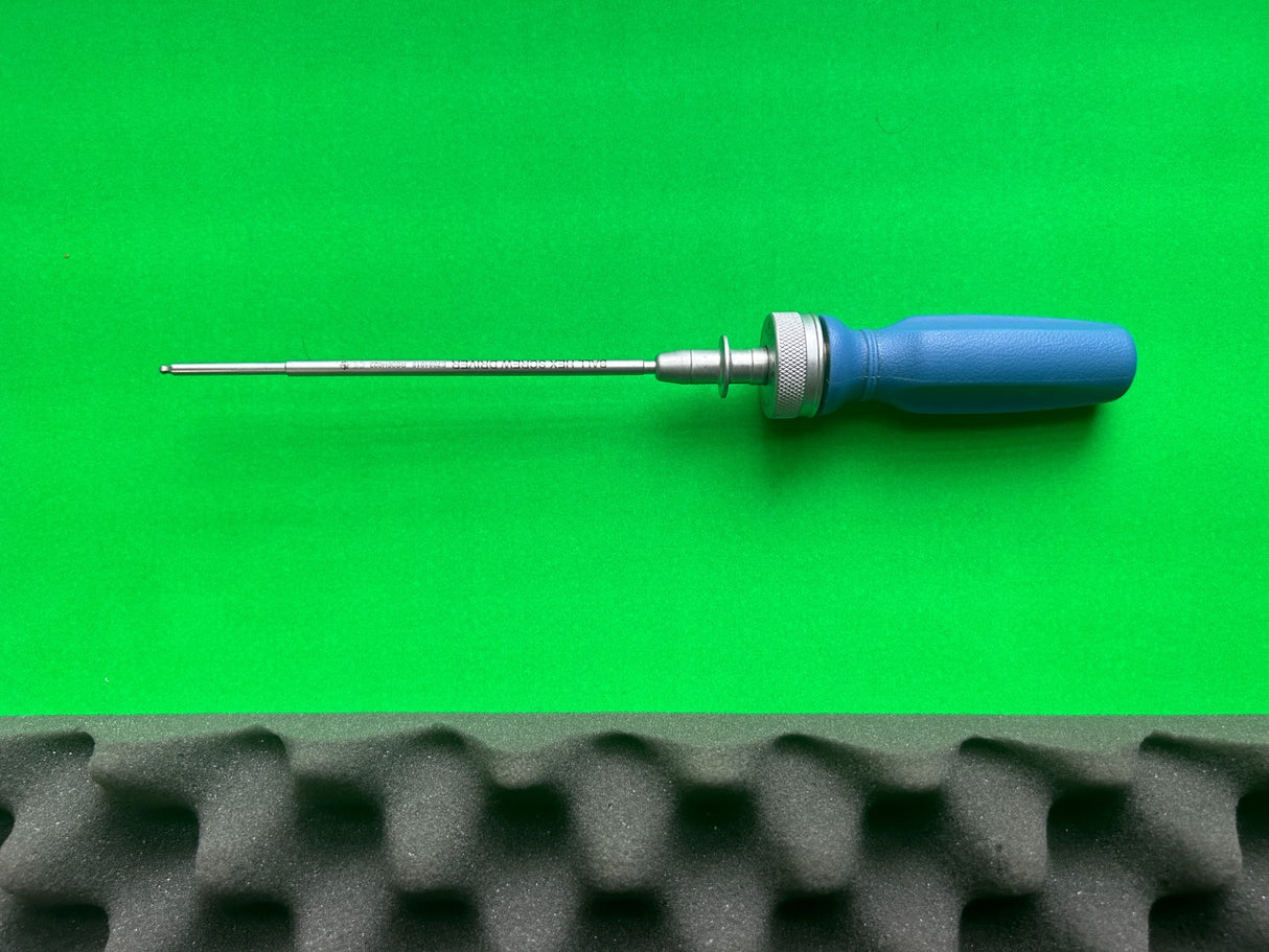Medtronic Ratcheting handle with 3 attachments