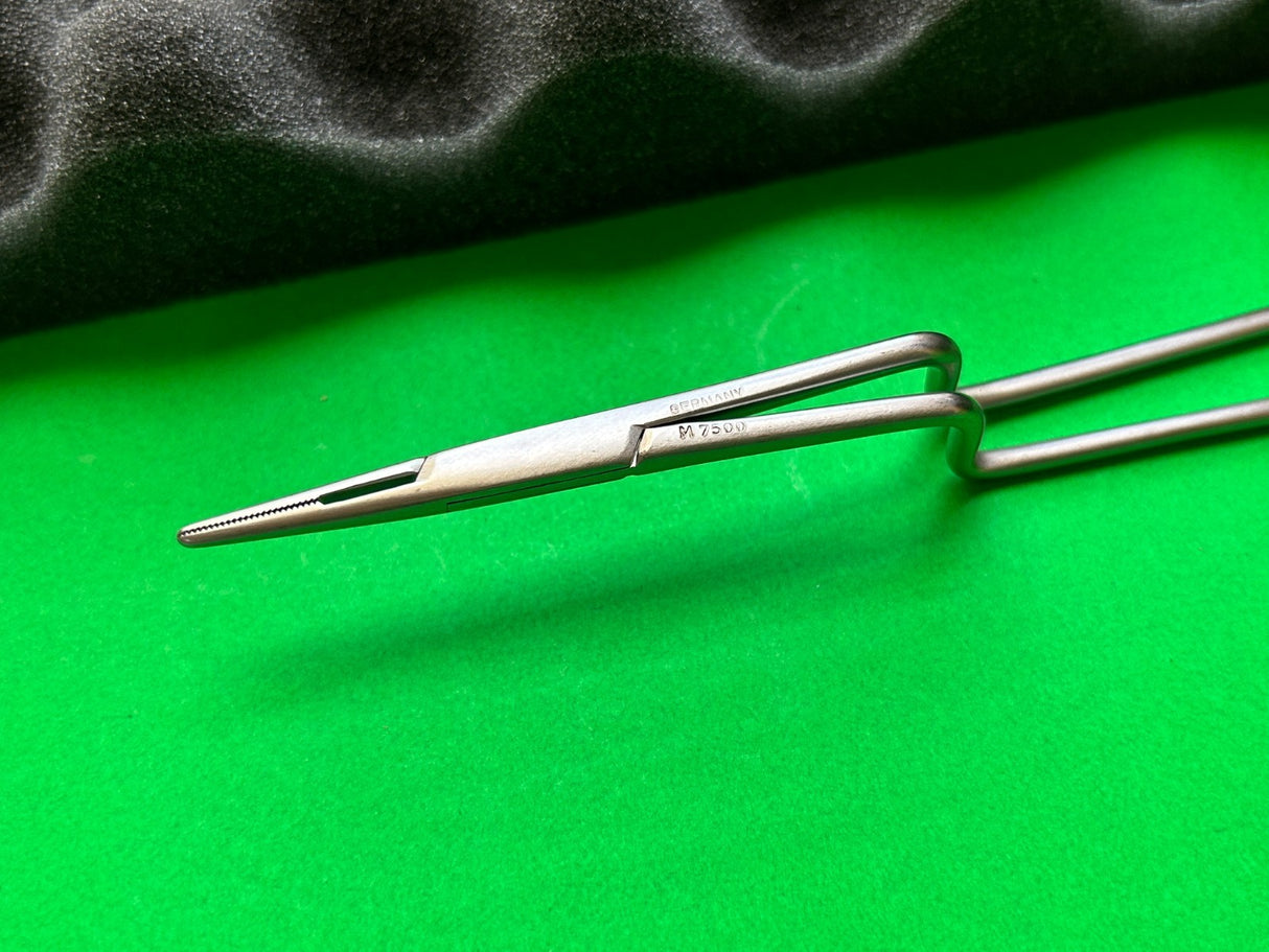 KARL STORZ M7500 Straight 14mm Jaw Bayonet Needle Holder 16.2cm Length