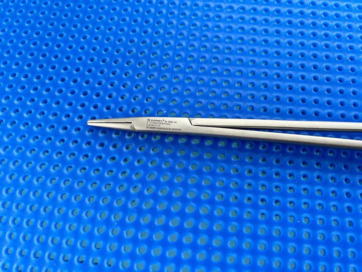 Symmetry Surgical 36-2004 Classic Plus Needle Holder; Crile-Wood; 10 1/4 in, TC