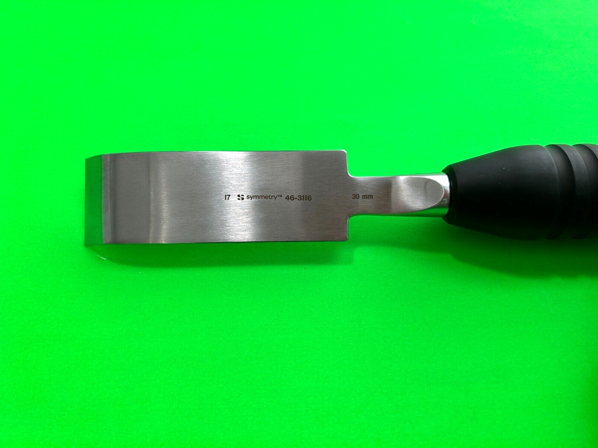Symmetry Surgical 46-3116 Magnum Chisel Curved 30mm Tip