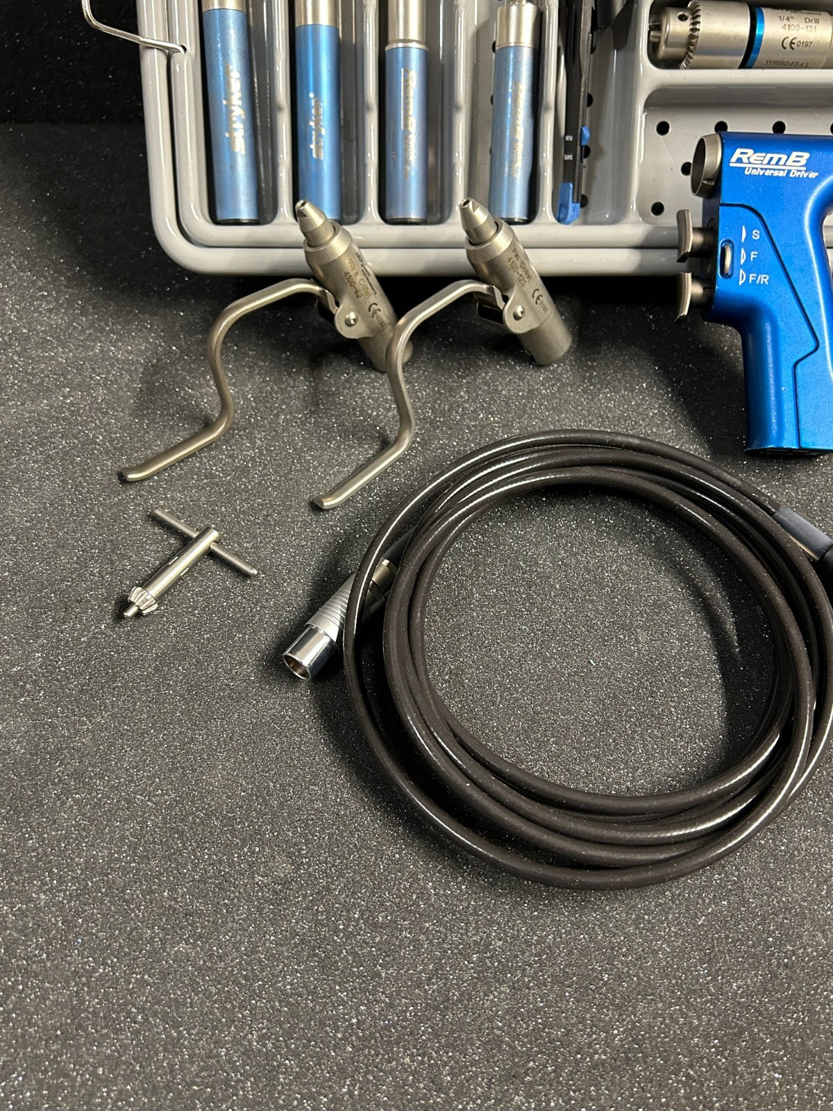 Stryker RemB Univeral Driver 15 Piece Electric Orthopedic Set Tested Video.