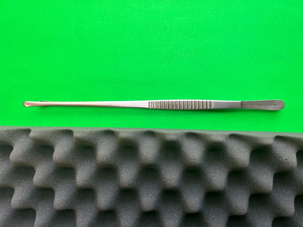 V. Mueller SU2456 Russian Tissue Forcep 12"