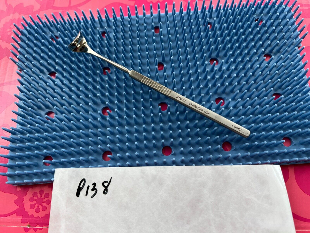 Karl Storz Desmarres Lid Retr Size 2 143mm, 5.6 inches. E0982