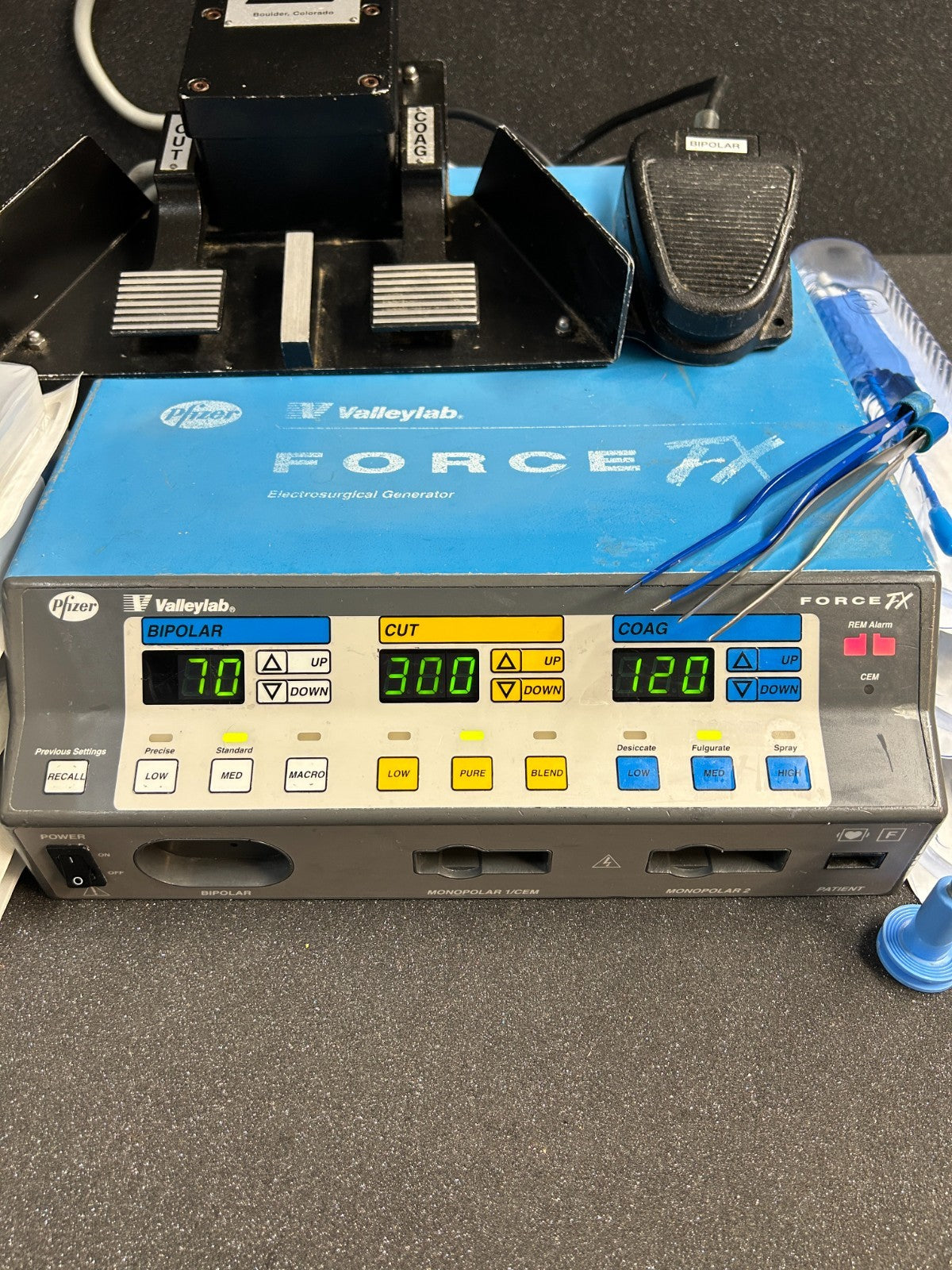 Medtronic/Covidien Valleylab Force FX ESU w/ Footswitches and FREE Extras TESTED