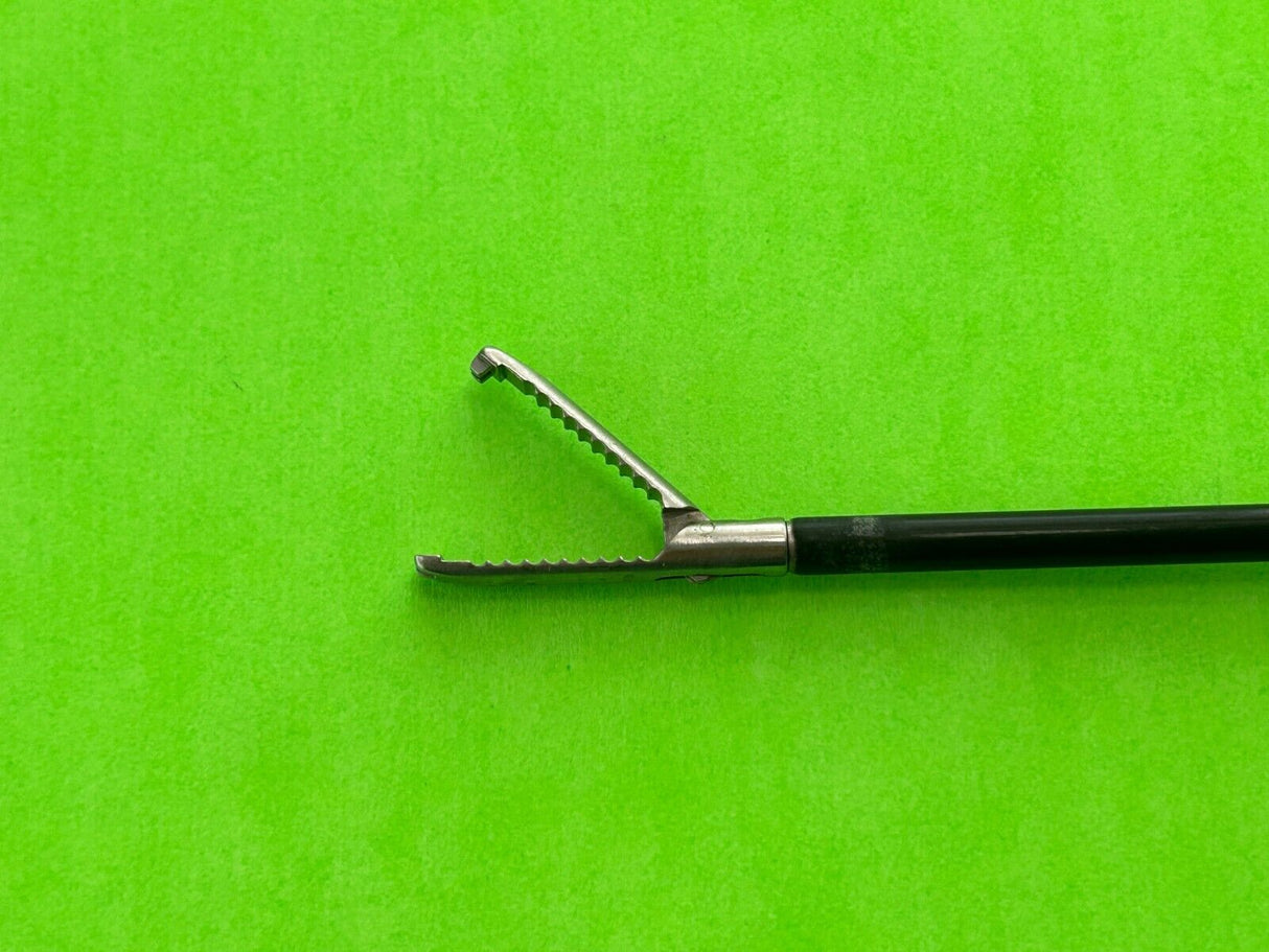 Snowden-Pencer 5mm x 32cm Grasper with Raptor Jaw, 2 Teeth