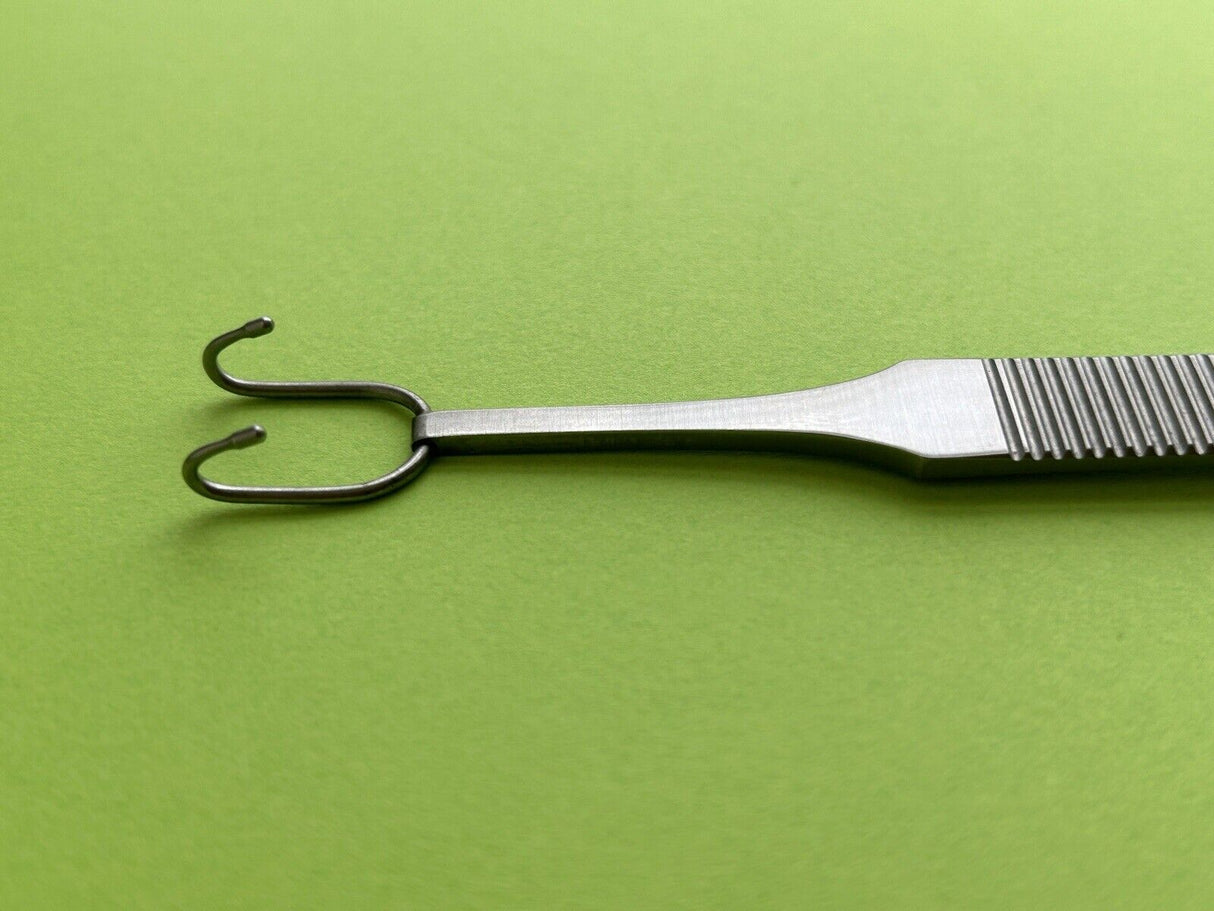 XOMED Double-Ended 3.5mm Cottle Knife Guide and 10mm wide Retractor