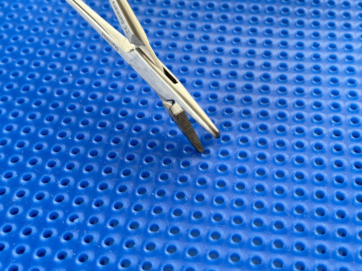 Symmetry Surgical 32-120 Needle Holder; Mayo-Hegar; Tungsten Carbide; 6 1/4 in
