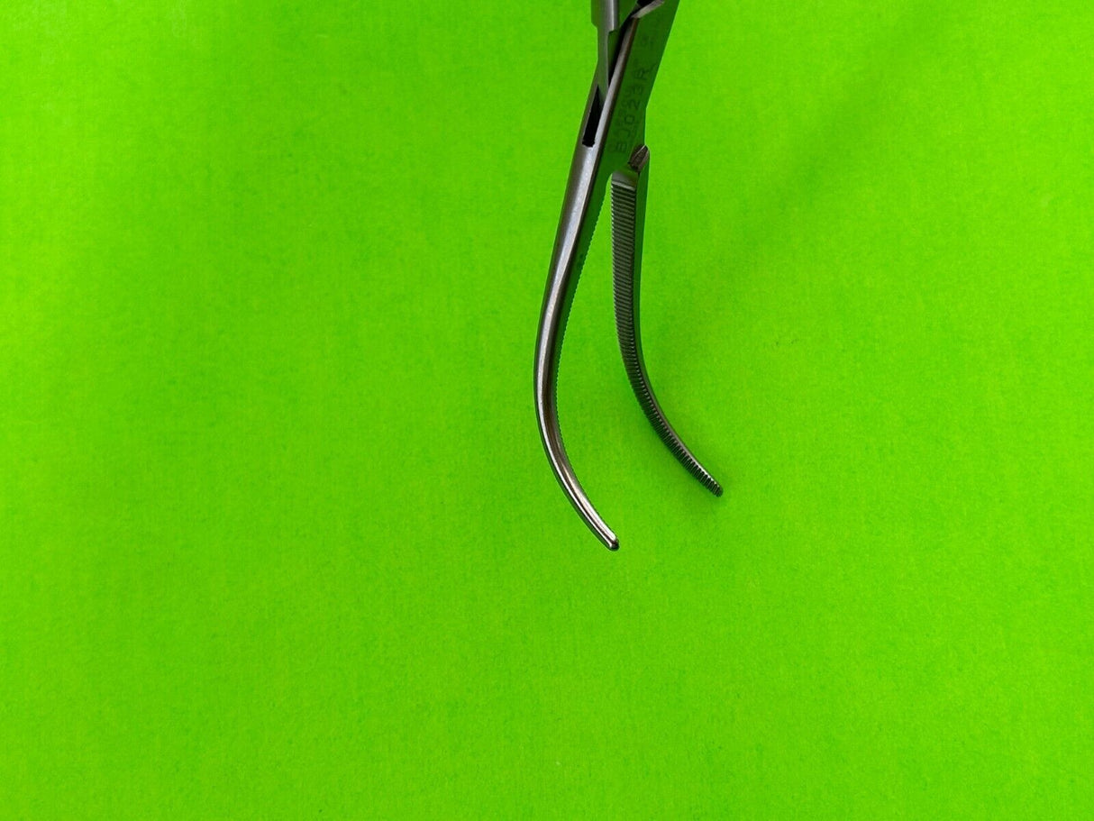 Aesculap Surgical 8-3/4 Disssecting & Ligature Forceps