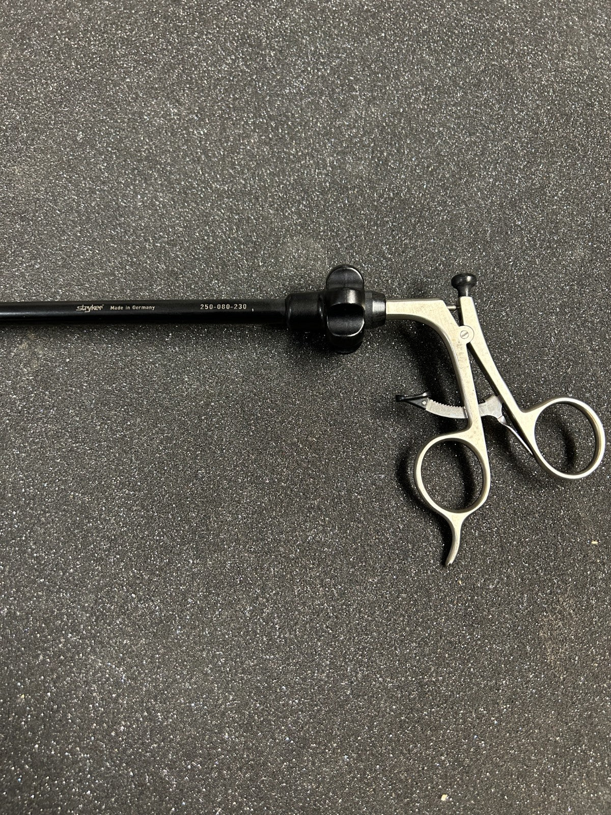 Stryker 250-080-230 Laparoscopic Curved Maryland Forceps 10mm x 33cm