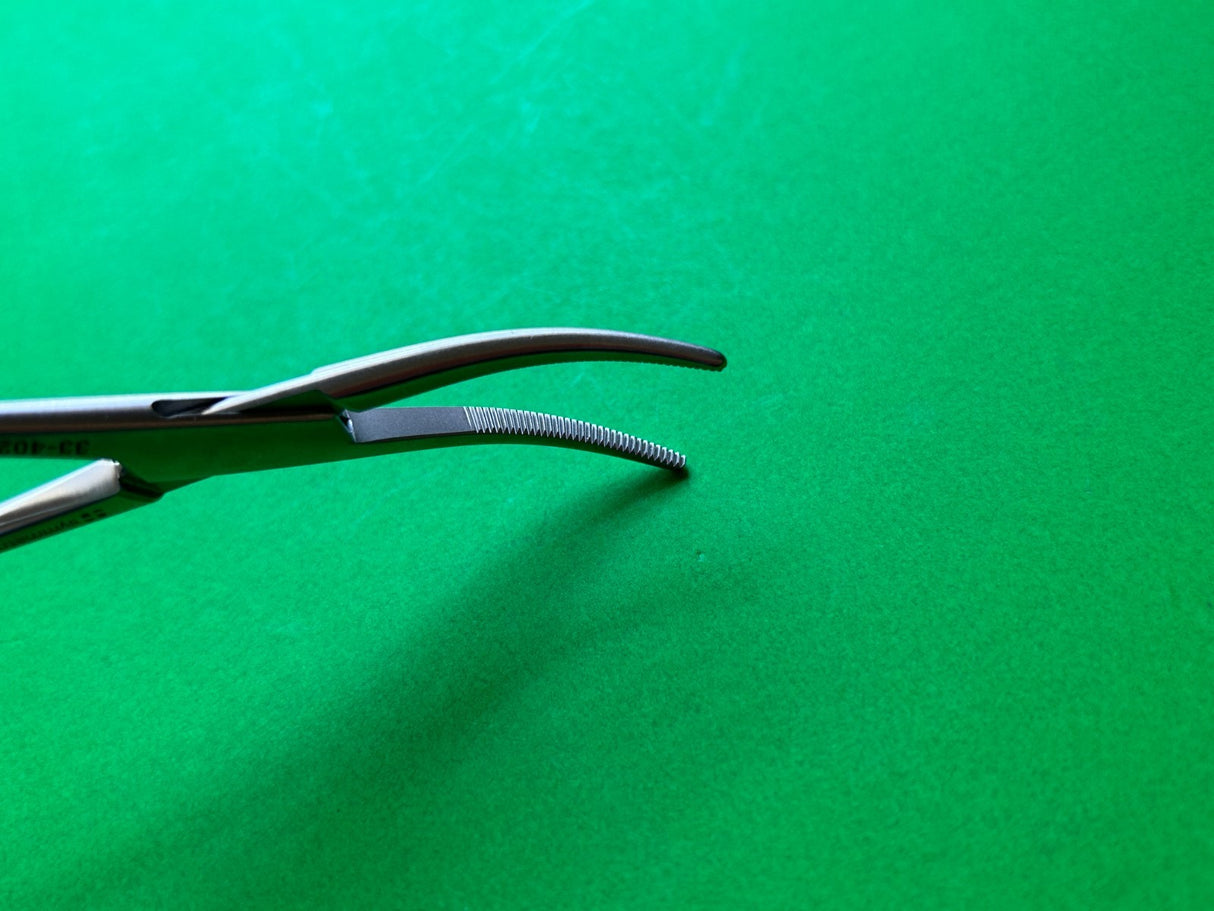 Symmetry Surgical 34-4021 Classic Kelly Curved Forceps 5½"