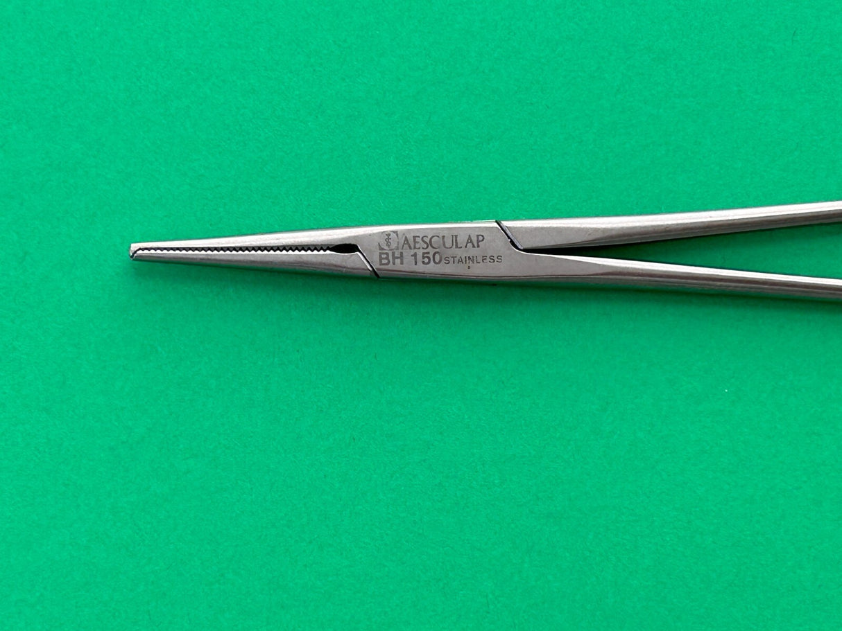 Aesculap Surgical Hemostatic Clamp, Straight 1x2 Teeth, 5-1/2", Serrated