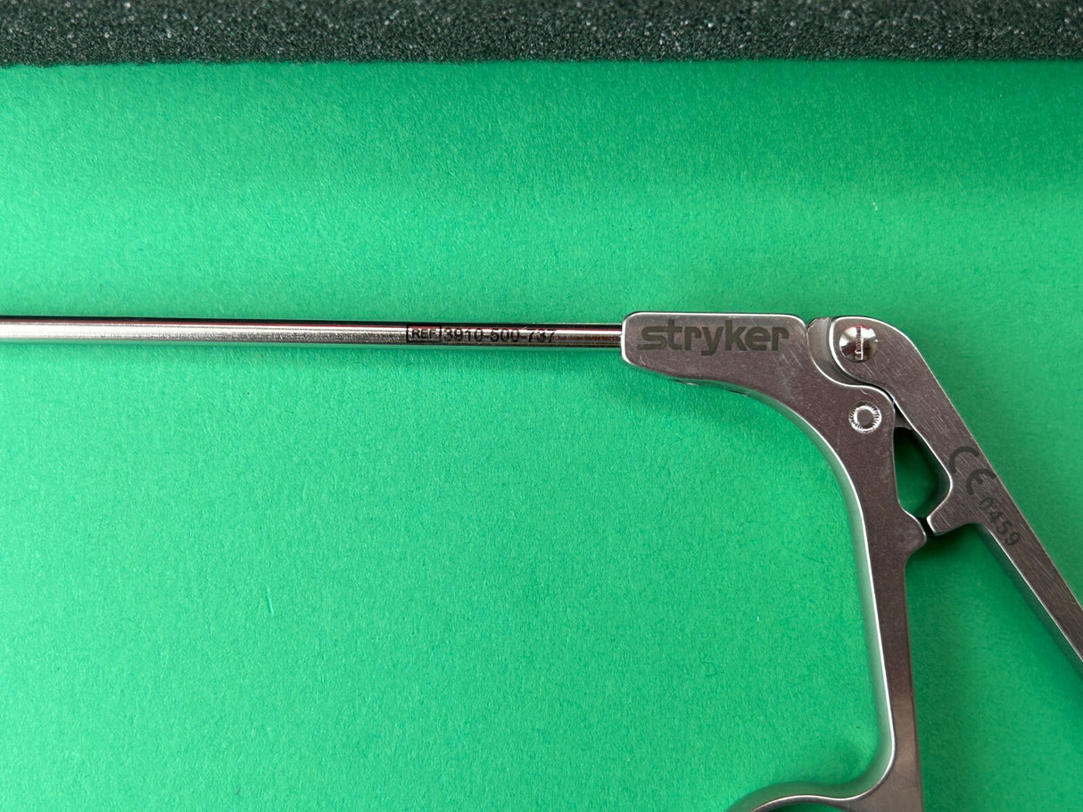 Stryker Surgical 3910-500-737 Orthopedic Grasper Straight