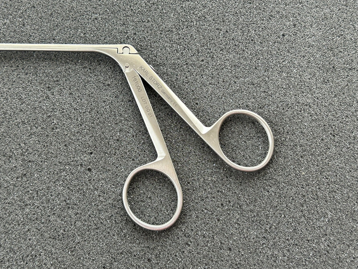Karl Storz 161000 Ear Forceps, 8 cm, Serrated