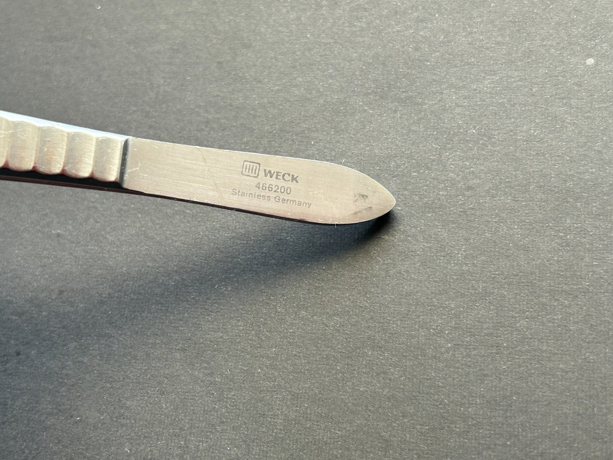 Weck 466200 CUSHING DRESSING FORCEPS Straight, Serrated, 7"
