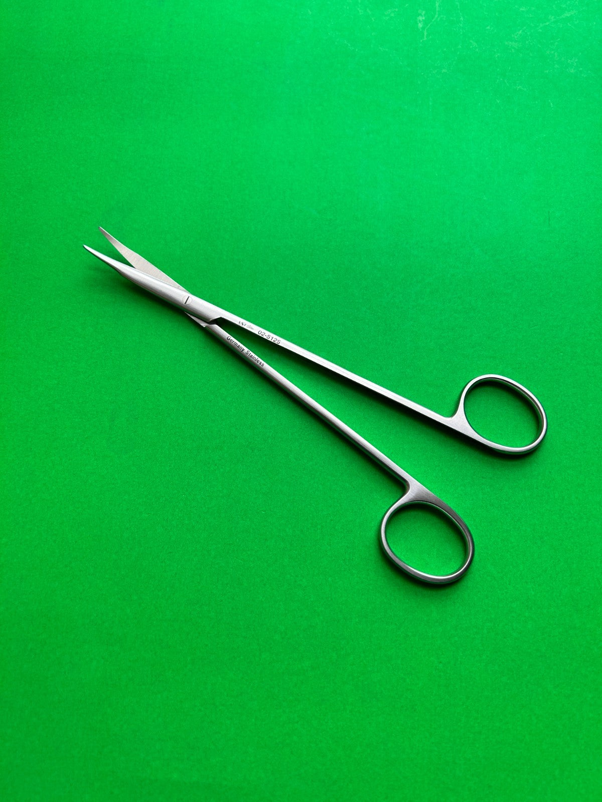 SSI Ultra STEVENS TENTOMY SCISSOR CURVED BLUNT 7''