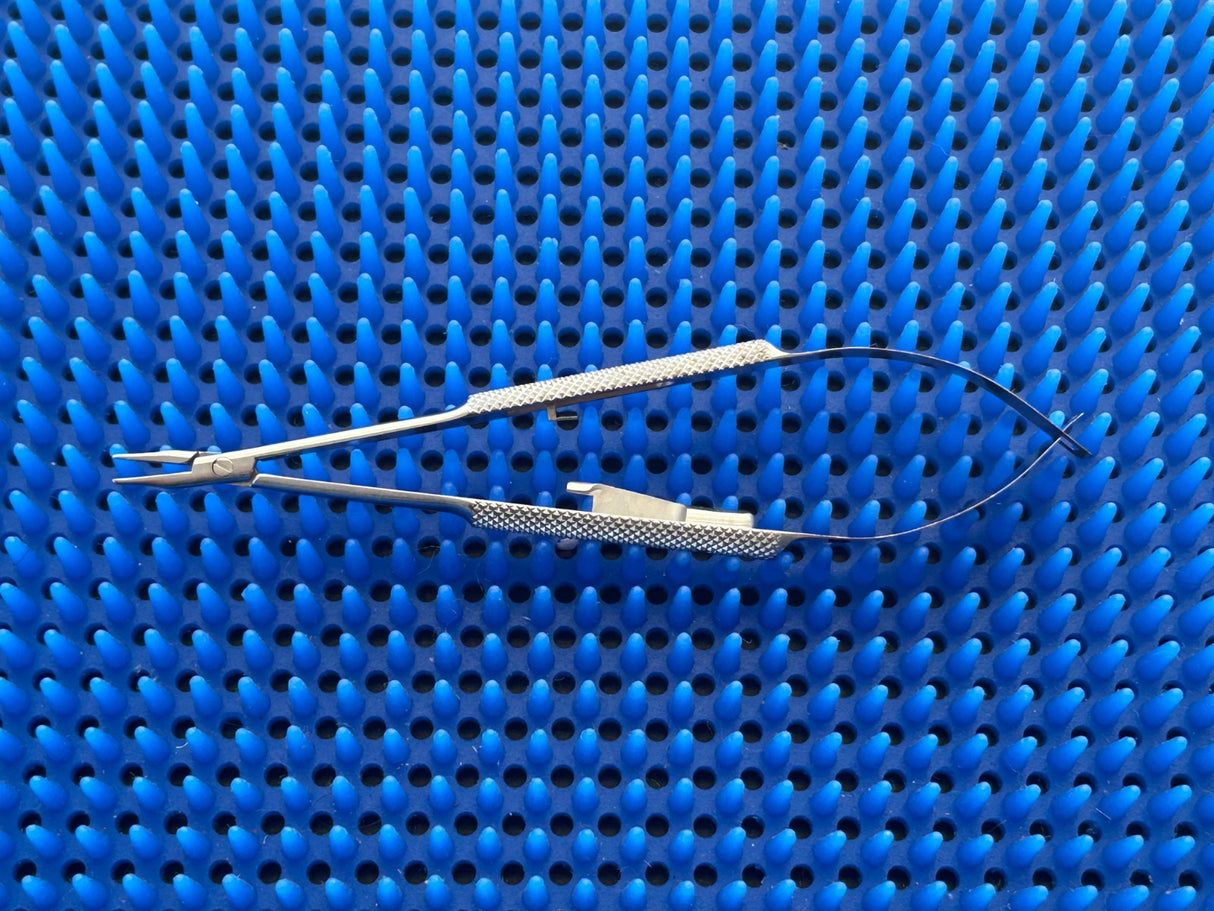 Pilling 424180 Barraquer Needle Holder, Delicate, Curved, w/ Lock, Smooth