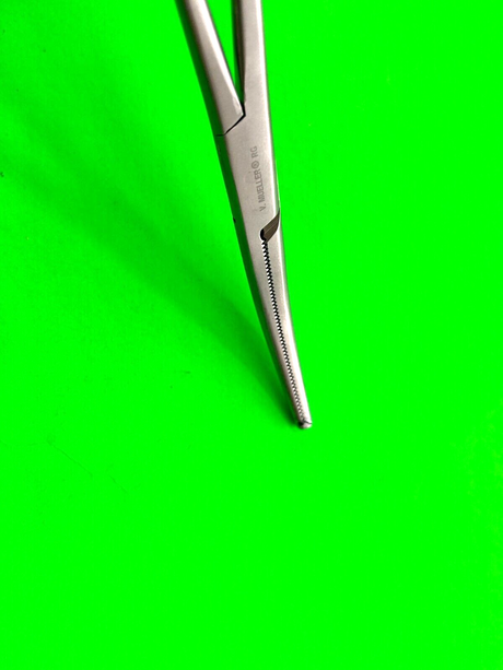 V.Mueller Surgical SU-2814 Ochsner Artery Forceps Curved 8"