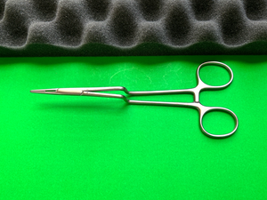 KARL STORZ M7500 Straight 14mm Jaw Bayonet Needle Holder 16.2cm Length