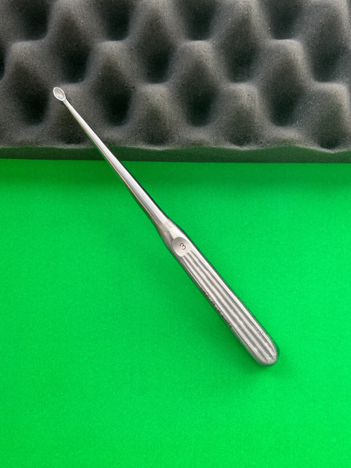 V. Mueller AU11316 Lempert Oval Cup Curette