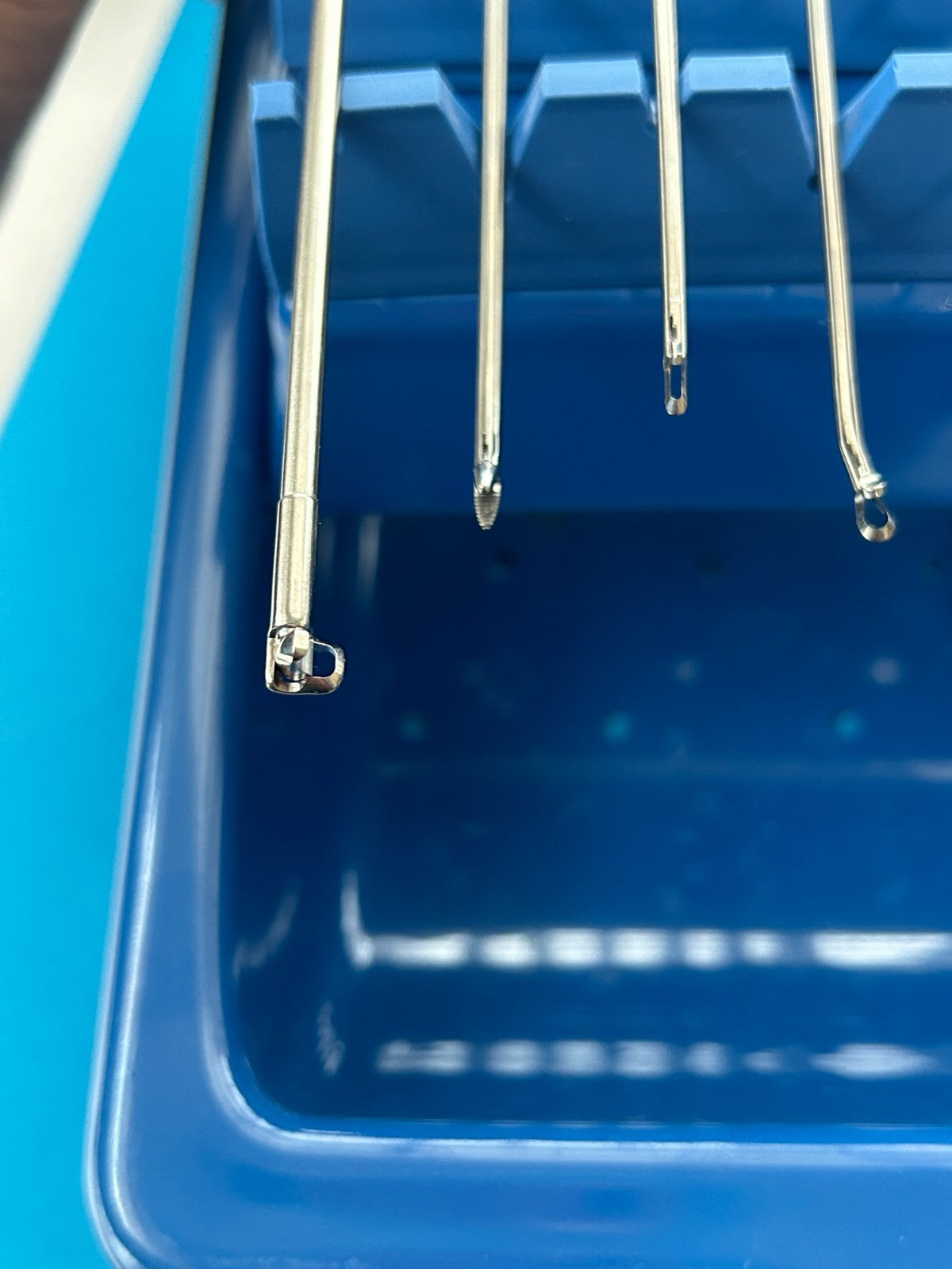 Acufex Set of 6 Micro Arthroscopic Instruments Punch & Graspers With Tray