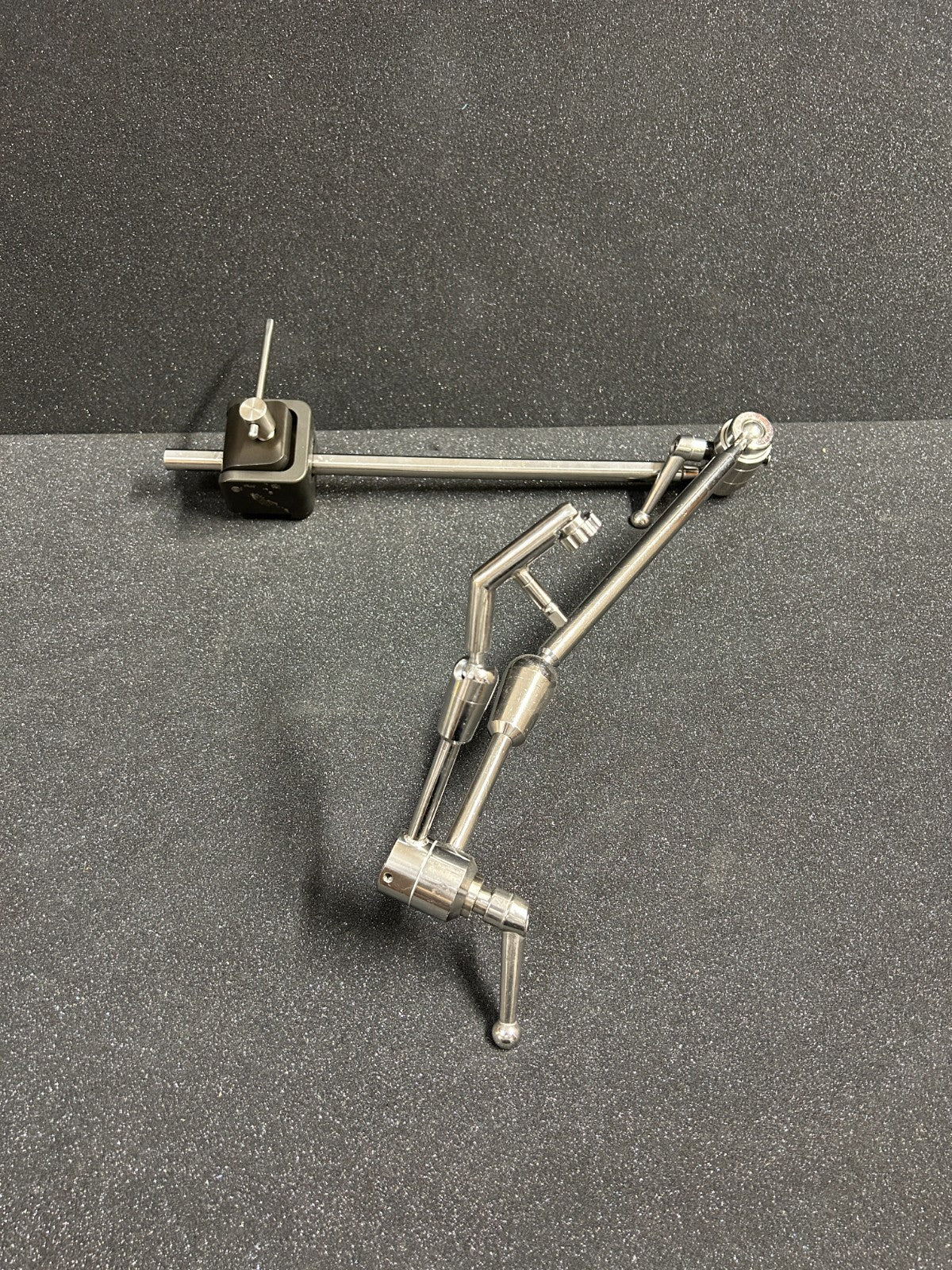 Medtronic 9561524 Table Mounted Retractor Arm with 9561523 Automated Rail Clamp