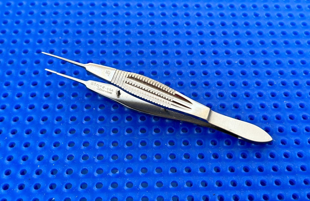Karl STORZ Surgical E1797 Castroviejo Suturing Forceps 0.3mm x 4.25"
