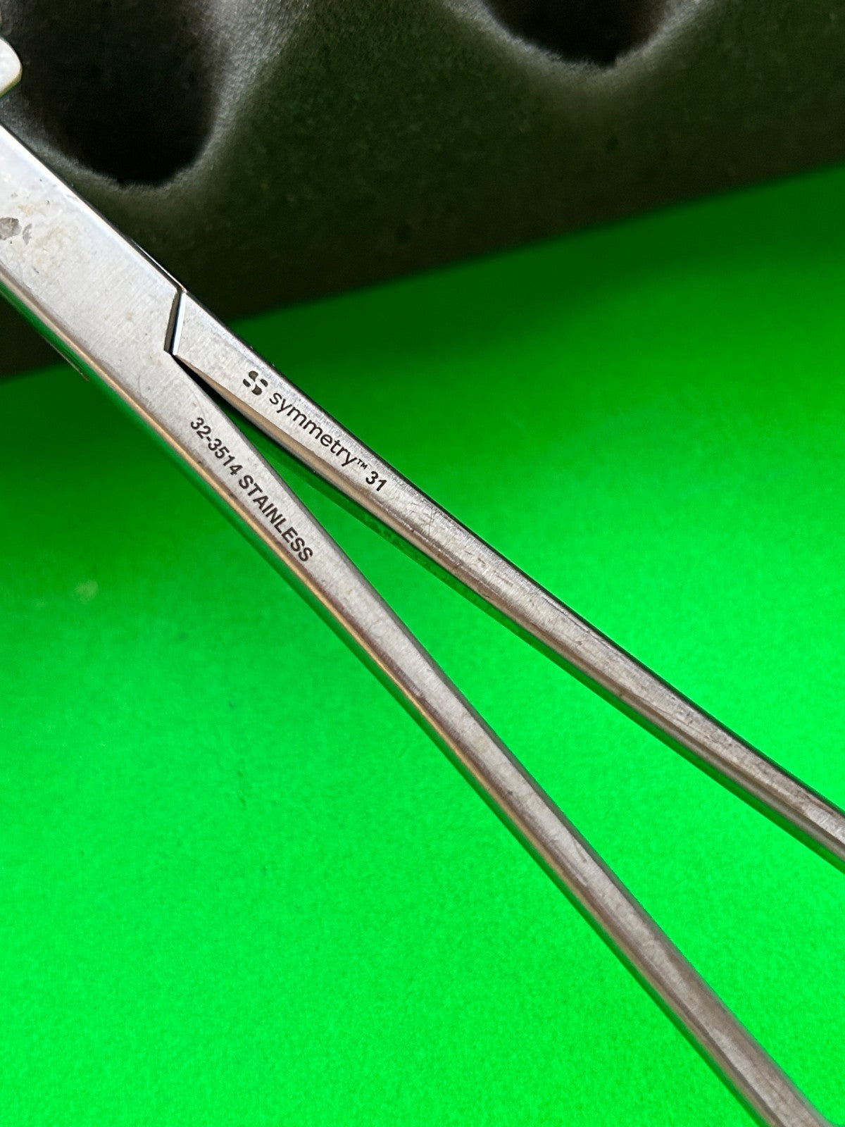 Symmetry Surgical 32-3514 Forceps; Tube Clamp; 2.2 cm
