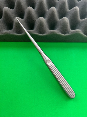 V. Mueller AU11304 Lempert Curette, Oval Cup