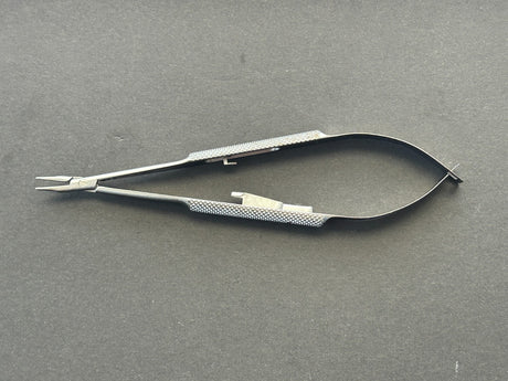 Pilling 424180 Barraquer Needle Holder, Delicate, Curved, w/ Lock, Smooth