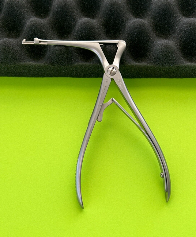 Karl Storz Surgical 6" Citelli Rongeur, 2mm x 6mm Serrated Bite
