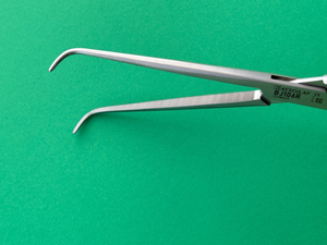 Aesculap Surgical Ligature Forceps, curved, 8 1/4", serrated